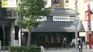 浅草を廻る人力車