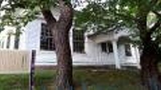 函館公園の中にある歴史ある博物館の建物です。