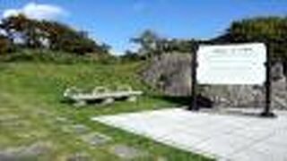 立待岬のすごく見晴らしがよい場所に、この歌碑はありました。