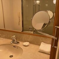 洗面台、拡大鏡は大事(笑)