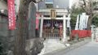 本体は移転し、祠だけが残りました