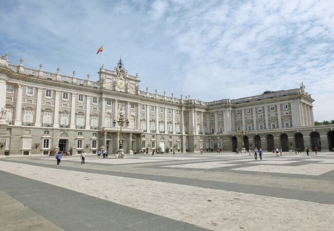スペイン王室の薬局