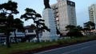 存在感のある大きな石像でした！