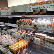 …近隣県の特産品も勢揃い。