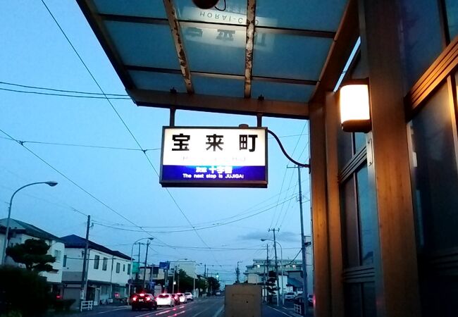 夜はさみしい駅でした。