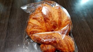 品川駅ビルにある人気ベーカリ＆カフェ