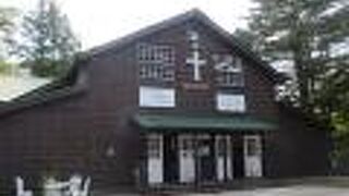 天井の高い礼拝堂です