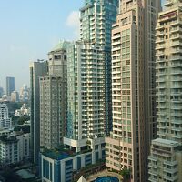 22階のお部屋から眺める大都会バンコクの朝。