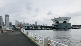 横浜らしい風景を眺められる公園