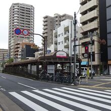 早稲田駅です