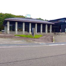 駐車場が広い立派な設備