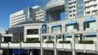 第二ターミナルに向かうビル