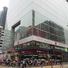 30階もあるので、上が映りません