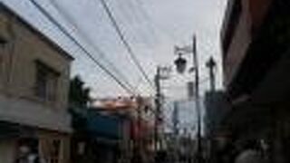 江ノ電の入口側にある商店街