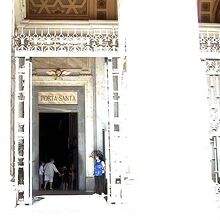聖年だけに開かれる「聖なる扉」（2000年の大聖年で）