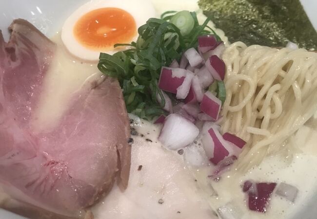 京橋の鶏白湯そばの店