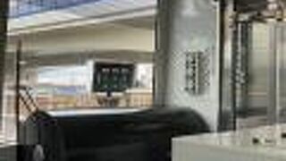 先頭は競争率高いです