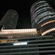 平成中期に完成した、名古屋駅の駅ビル