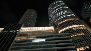 平成中期に完成した、名古屋駅の駅ビル