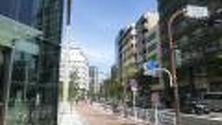 晴海通りから東京証券取引所までを結びます