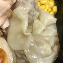 ぜいたく…にはワンタンが付いている