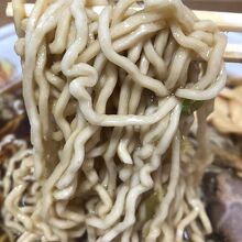 少し硬めでオーダーした…ゴワゴワ麺