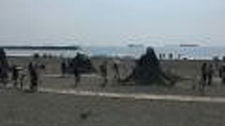 旗津海鮮街の突き当りに海水浴場があります