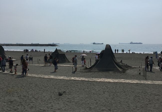 旗津海鮮街の突き当りに海水浴場があります