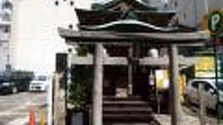 日本橋べったら市で賑わう神社