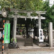 住宅街にある神社