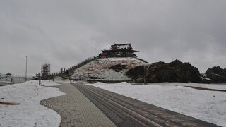 蕪島神社があります