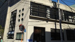 旧東京市深川食堂として国登録有形文化財（建造物）である昭和初期のモダンな建物です！