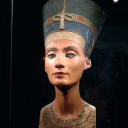 ベルリン：世界の宝『エジプト王妃ネフェルティティの胸像』に再会した。