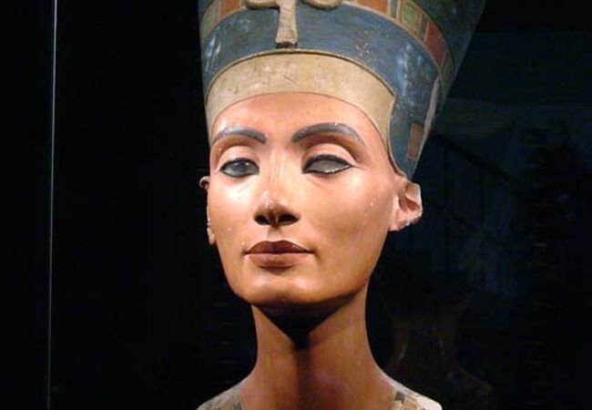 ベルリン：世界の宝『エジプト王妃ネフェルティティの胸像』に再会した。