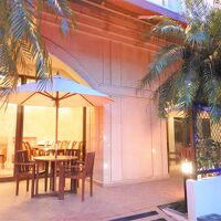 1F屋外テラスは喫煙OK。雰囲気良し!