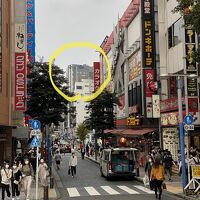 駅から見えるぐらいに高いビル