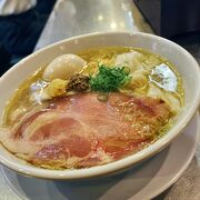 お昼は醤油と塩ラーメンが食べれます。