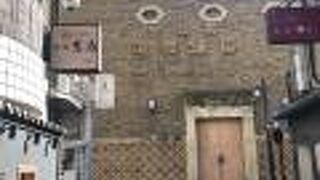 京都の春を彩る「鴨川をどり」