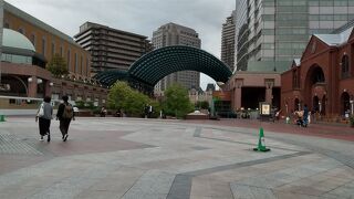 恵比寿駅からは直通の通路があります