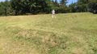 こじんまりした史跡