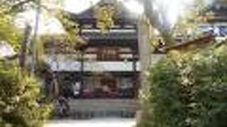 ねがい坂に面した浄土宗寺院