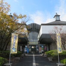 自由は土佐の山間より