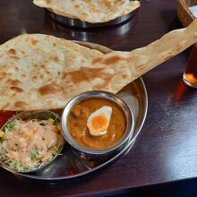 本日のカレー､エッグチキンカレーAセット880円