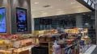 国内線保安検査場の直ぐ脇