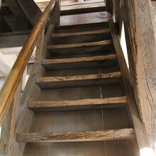 最上階への急階段