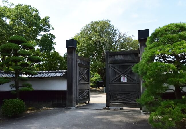 下屋敷として使用していたものを平成2年から4ヶ年かけて移築した建造物