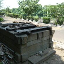 桜の井の様子です。皇居の間には、高速道路が建設されました。