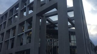 美男におわす と 椅子