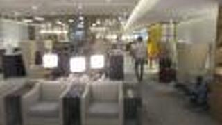 朝のシンガポール航空 シルバークリスラウンジ (香港国際空港)