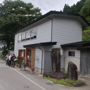 山寺の渓流で食べる美味しいジェラート